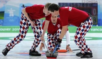 curling-balais-sur-glace-L-_HpEZT.jpg