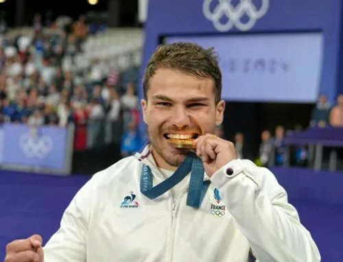 Antoine Dupont : Une année de légende couronnée par le titre de meilleur joueur à 7 !