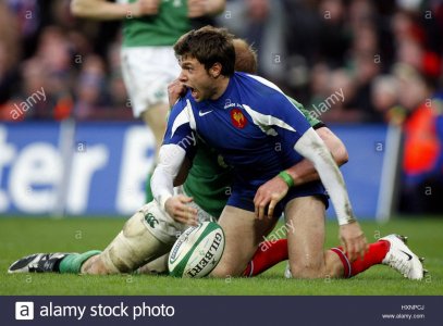 vincent-clerc-scores-try-ireland-v-france-six-nations-croke-park-dublin-HXNPCJ.jpg